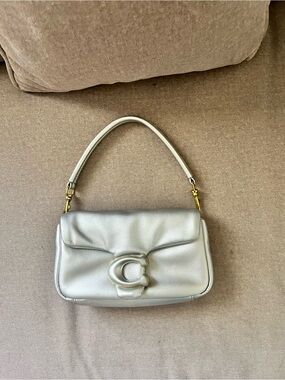 Coach pillow tabby Metallic Silver Pebbled Leather Bag with Gold Hardware